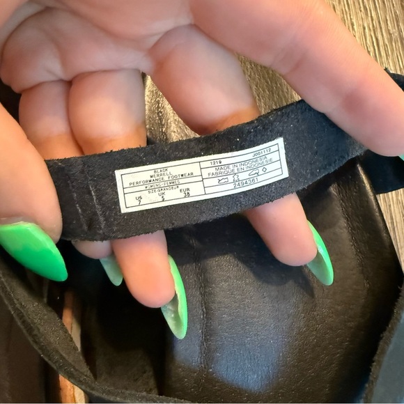 Merrell black stripy sandals - Picture 2 of 5